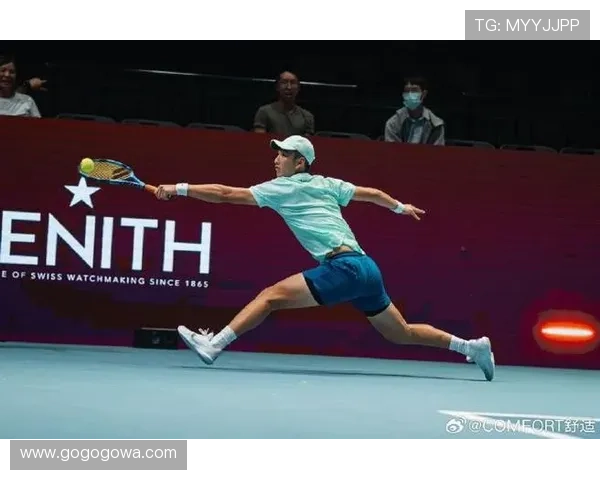 世界网球锦标赛最新动态:顶级选手激烈对决,赛场惊现新星崭露头角 世界网球锦标赛最新动态:顶级选手激烈对决,赛场惊现新星崭露头角