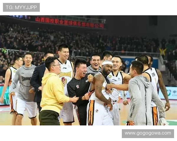 多支球队加紧补强迎接职业篮球季后赛关键冲刺全面升级走势分析 多支球队加紧补强迎接职业篮球季后赛关键冲刺全面升级走势分析