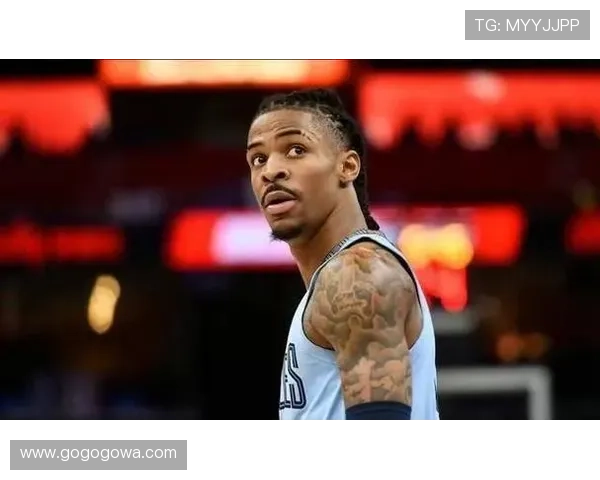 NBA最新动态：詹姆斯复出带领湖人强势逆袭雄鹿 莫兰特遭禁赛处罚惹关注