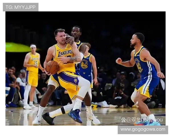 焦点之战再掀高潮勇士与湖人鏖战展现季后赛级对抗全场气氛燃爆全馆